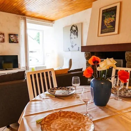 Maison De Bourg *